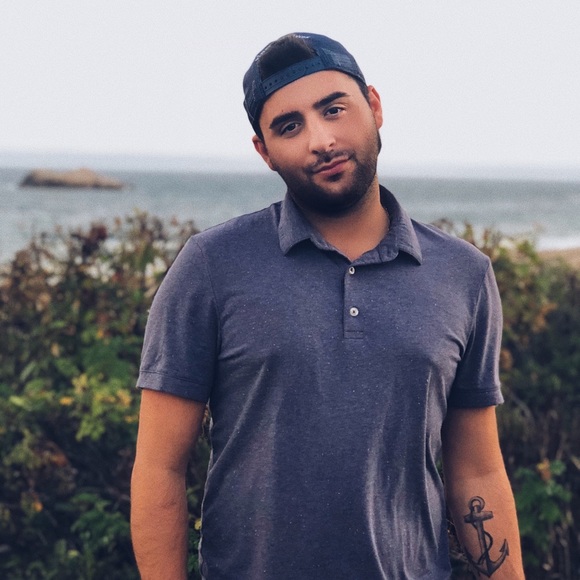 Meet your Posher, Andrew - Picture 2 of 5